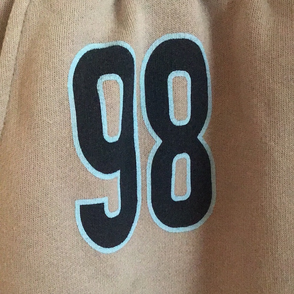 Sweat shorts with number patch - Picture 2 of 5